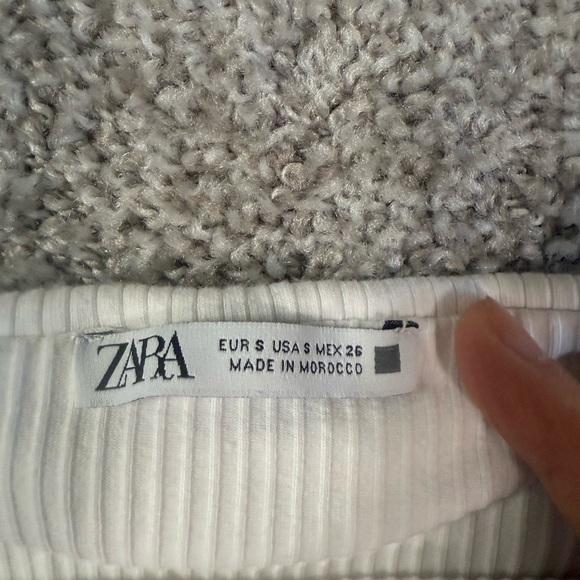 ZARA Ribbed white Off-Shoulder Crop Top – Size Small - Picture 3 of 3